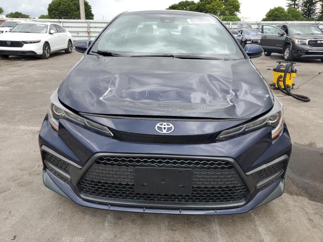 JTDS4MCE5MJ070573 - 2021 TOYOTA COROLLA SE ლურჯი ფოტო 5