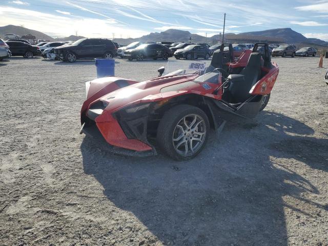 57XAAPHD4M8146305 - 2021 POLARIS SLINGSHOT SL RED photo 2