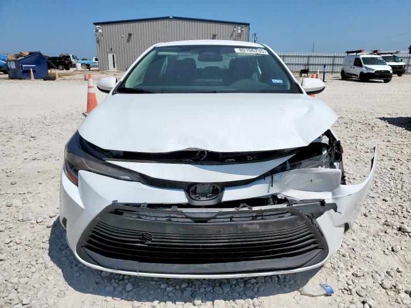 5YFB4MDE6PP079118 - 2023 TOYOTA COROLLA LE 白色 照片 5