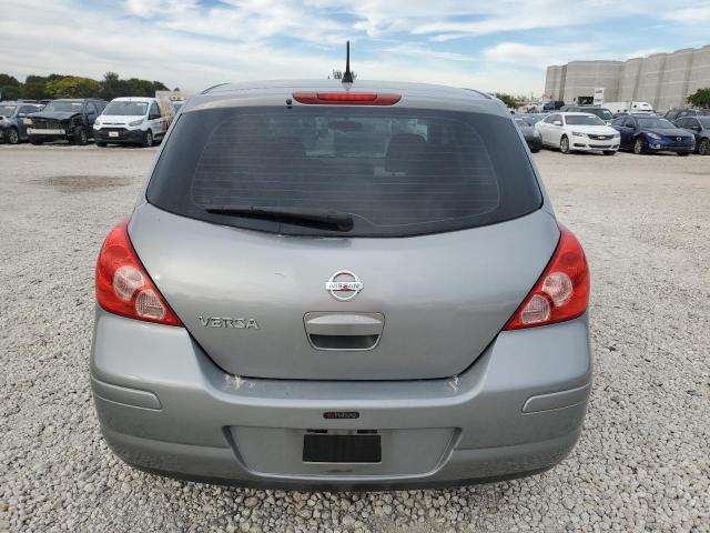 3N1BC1CP1BL392591 - 2011 NISSAN VERSA S SILVER photo 6