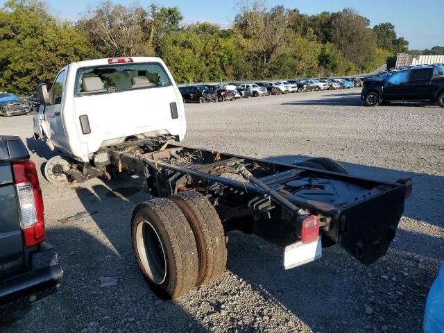 1HTKJPVM8NH602067 - 2022 CHEVROLET SILVERADO MEDIUM DUTY WHITE photo 2