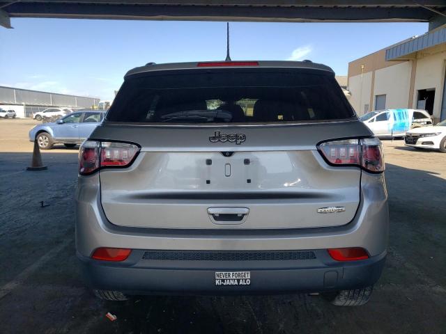 3C4NJCBBXJT344345 - 2018 JEEP COMPASS LATITUDE SILVER photo 6