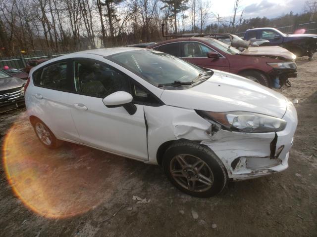 3FADP4EJ2HM130897 - 2017 FORD FIESTA SE WHITE photo 4