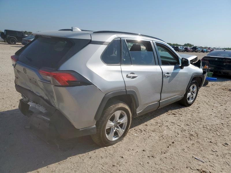 2T3W1RFV8LC035899 - 2020 TOYOTA RAV4 XLE SILVER photo 3