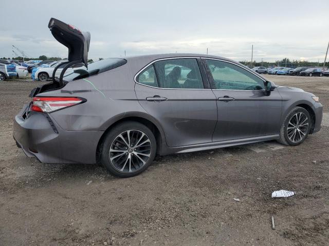 4T1B11HK0JU083761 - 2018 TOYOTA CAMRY L GRAY photo 3