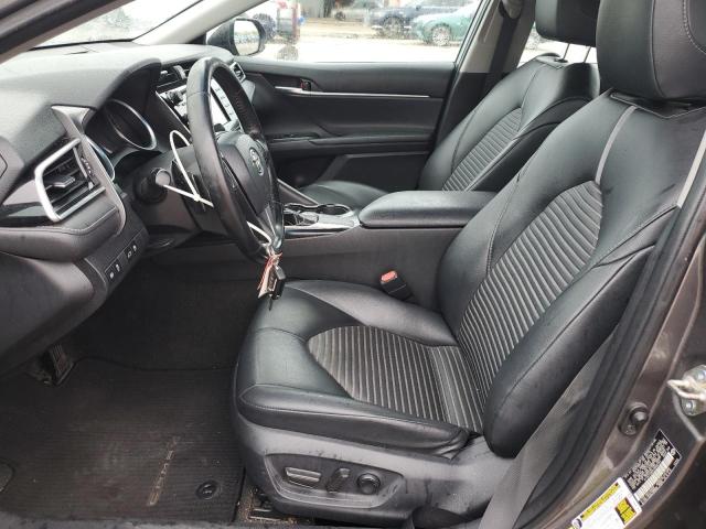 4T1B11HK0JU083761 - 2018 TOYOTA CAMRY L GRAY photo 7