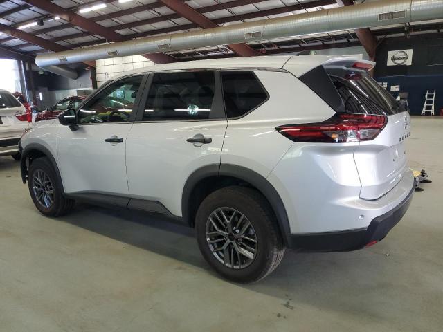 5N1BT3AB1RC748877 - 2024 NISSAN ROGUE S 银色 照片 2