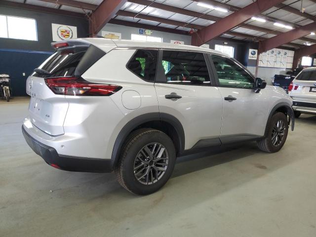 5N1BT3AB1RC748877 - 2024 NISSAN ROGUE S 银色 照片 3