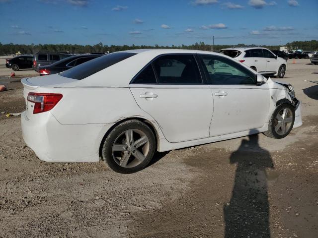 4T1BF1FK5EU454777 - 2014 TOYOTA CAMRY L WHITE photo 3