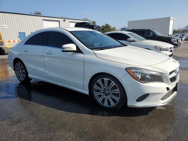 WDDSJ4EB2JN536420 - 2018 MERCEDES-BENZ CLA 250 Ақ фото 4