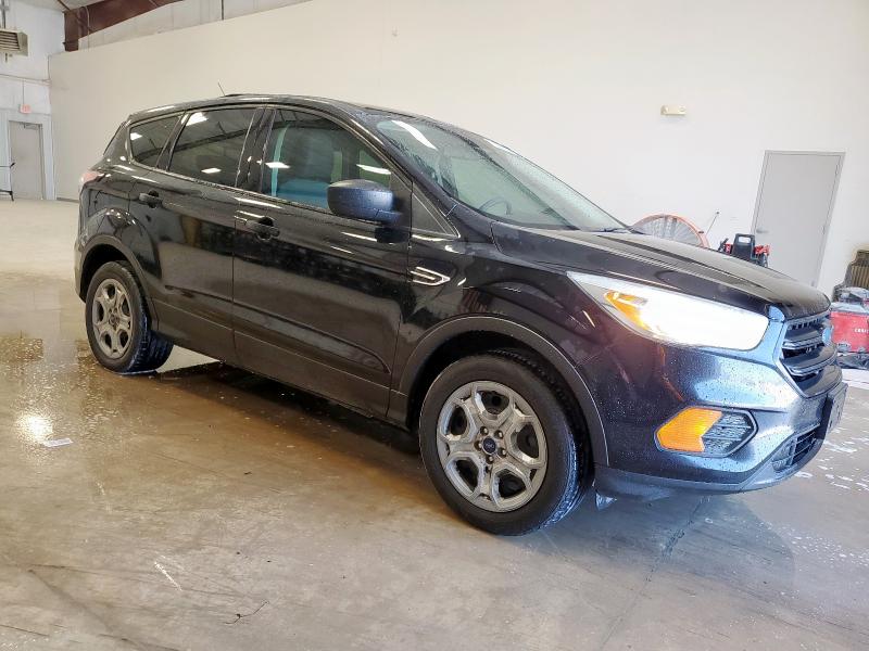 1FMCU0F75HUB88679 - 2017 FORD ESCAPE S შავი ფოტო 4