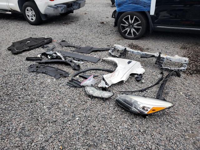 1FMCU0J90DUD32903 - 2013 FORD ESCAPE TITANIUM WHITE photo 13