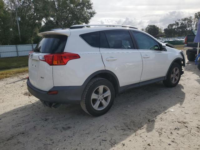 2T3WFREVXEW125379 - 2014 TOYOTA RAV4 XLE WHITE photo 3