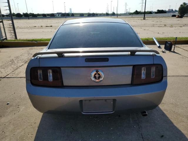 1ZVFT80N165220560 - 2006 FORD MUSTANG SILVER photo 6