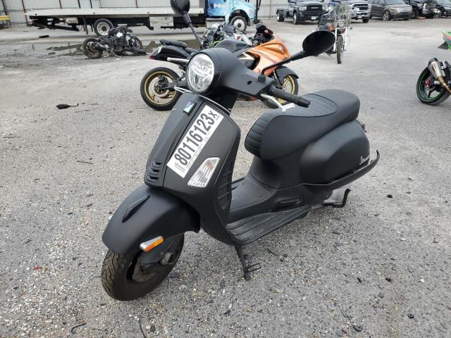 ZAPMA39M1L5201479 - 2020 VESPA SCOOTER BLACK photo 2