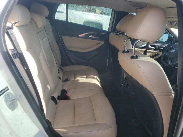 SJKCH5CR8HA027429 - 2017 INFINITI QX30 BASE თეთრი ფოტო 10