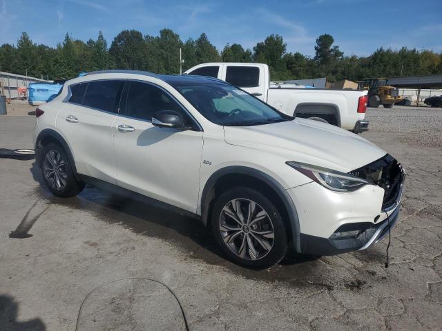 SJKCH5CR8HA027429 - 2017 INFINITI QX30 BASE თეთრი ფოტო 4