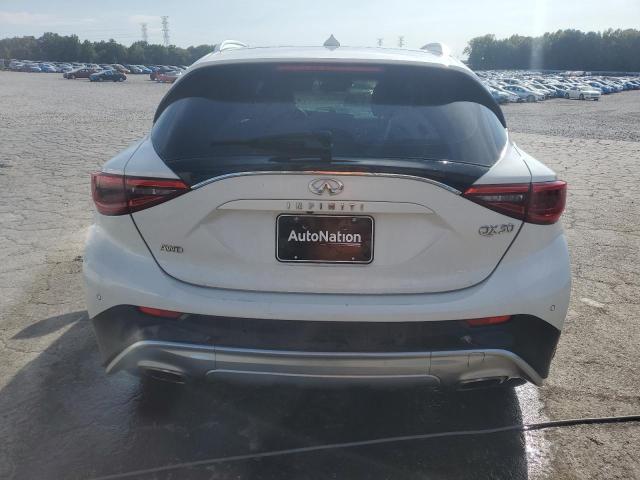 SJKCH5CR8HA027429 - 2017 INFINITI QX30 BASE თეთრი ფოტო 6