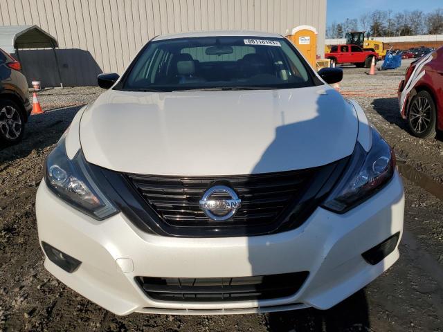 1N4AL3AP1JC161388 - 2018 NISSAN ALTIMA 2.5 WHITE photo 5