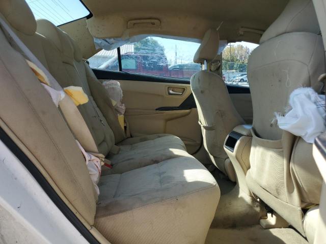 4T1BF1FK1HU364028 - 2017 TOYOTA CAMRY LE WHITE photo 10