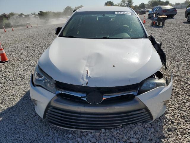 4T1BF1FK1HU364028 - 2017 TOYOTA CAMRY LE WHITE photo 5
