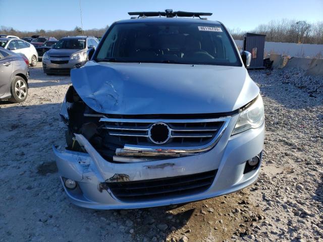 2C4RVADG1CR307001 - 2012 VOLKSWAGEN ROUTAN SEL PREMIUM BLUE photo 5