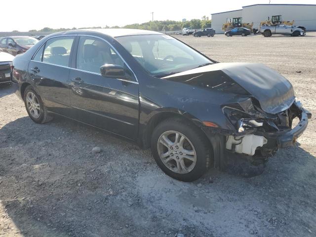 1HGCM56683A124673 - 2003 HONDA ACCORD EX Schwarz Foto 4