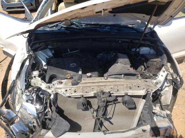 5TDKZRFH1KS564921 - 2019 TOYOTA HIGHLANDER SE WHITE photo 12