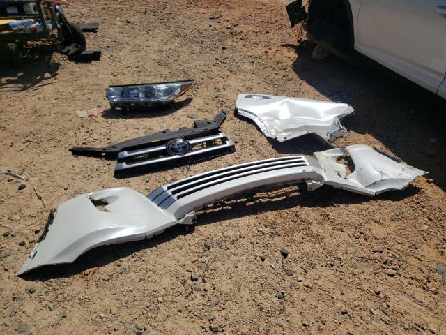 5TDKZRFH1KS564921 - 2019 TOYOTA HIGHLANDER SE WHITE photo 13