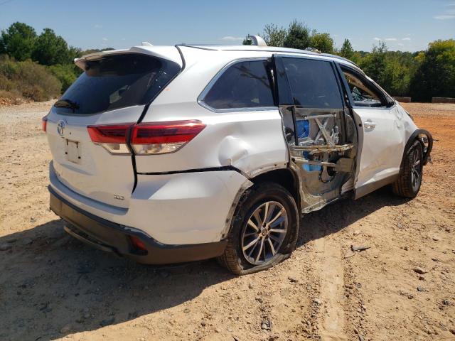 5TDKZRFH1KS564921 - 2019 TOYOTA HIGHLANDER SE WHITE photo 3