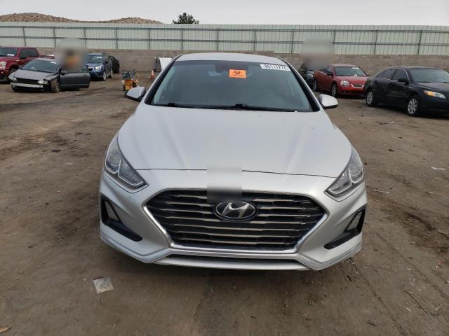 5NPE24AF0KH820434 - 2019 HYUNDAI SONATA SE WHITE photo 5