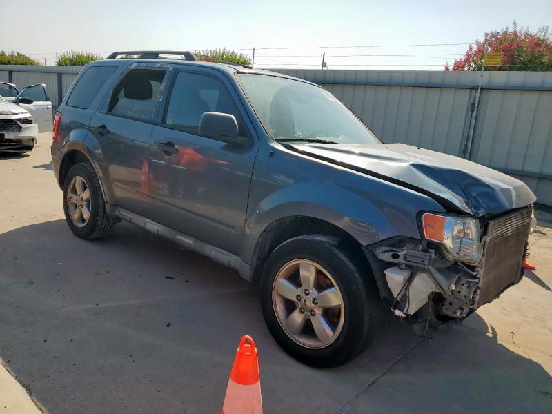 1FMCU9DG0BKB98580 - 2011 FORD ESCAPE XLT BLUE photo 4