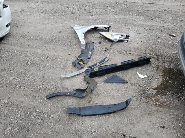 1FMCU9GD1JUB41471 - 2018 FORD ESCAPE SE Gümüş foto 13