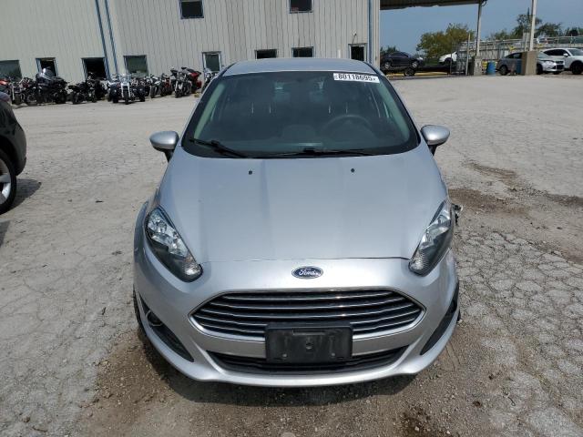 3FADP4BJ2KM106028 - 2019 FORD FIESTA SE Күміс фото 5