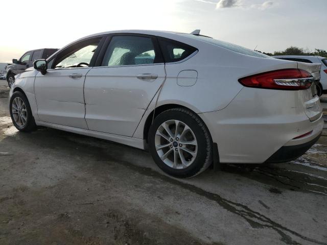 3FA6P0HD2KR276055 - 2019 FORD FUSION SE WHITE photo 2