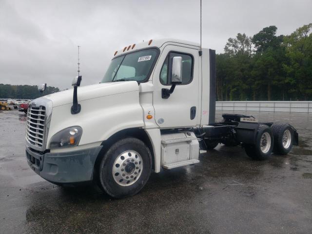 1FUGGEDV0JLHB4070 - 2018 FREIGHTLINER CASCADIA 1 Blanco foto 2