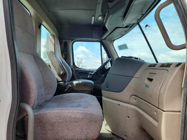 1FUGGEDV0JLHB4070 - 2018 FREIGHTLINER CASCADIA 1 Blanco foto 5