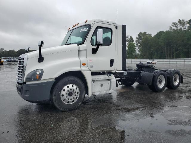 1FUGGEDV0JLHB4036 - 2018 FREIGHTLINER CASCADIA 1 Blanco foto 2