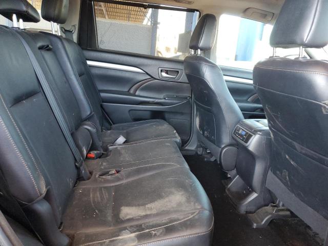 5TDKZRFH9JS245345 - 2018 TOYOTA HIGHLANDER SE თაფლისფერი ფოტო 11