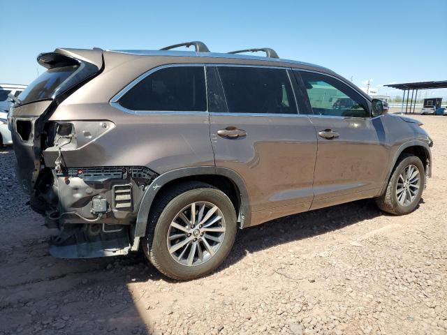 5TDKZRFH9JS245345 - 2018 TOYOTA HIGHLANDER SE თაფლისფერი ფოტო 3