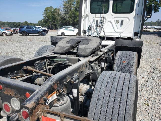 1FUGGEDV3JLHB4015 - 2018 FREIGHTLINER CASCADIA 1 თეთრი ფოტო 6