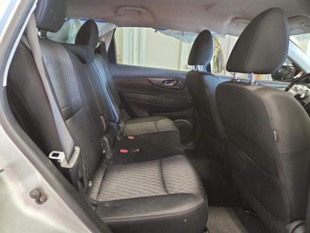 KNMAT2MV7JP535140 - 2018 NISSAN ROGUE S SILVER photo 11