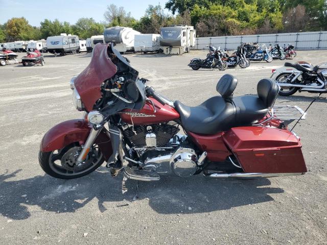 1HD1KB418AB647151 - 2010 HARLEY-DAVIDSON FLHX RED photo 3