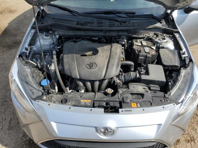 3MYDLBYV9KY502388 - 2019 TOYOTA YARIS L SILVER photo 11