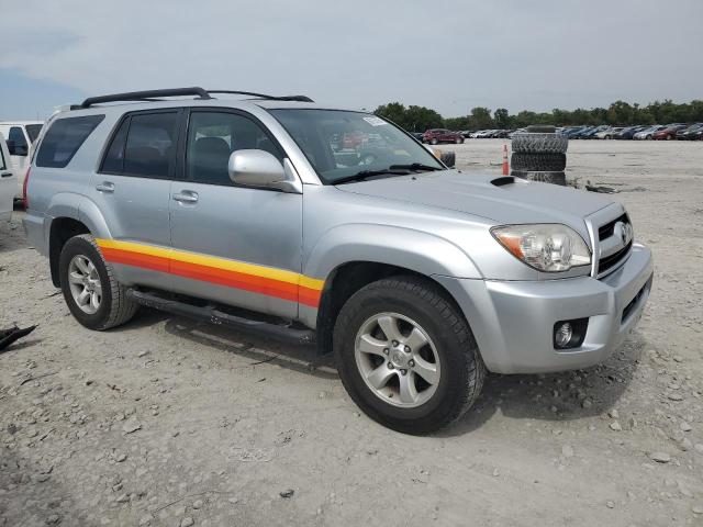 JTEBU14R560092867 - 2006 TOYOTA 4RUNNER SR5 银色 照片 4