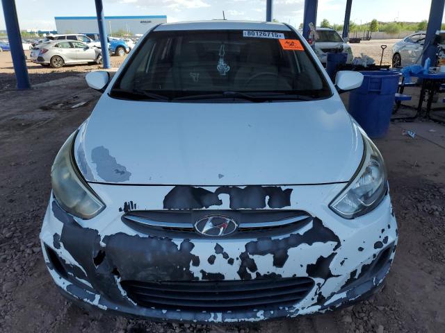 KMHCT5AE7HU319102 - 2017 HYUNDAI ACCENT SE WHITE photo 5