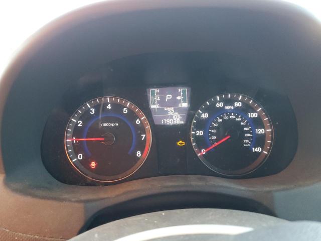 KMHCT5AE7HU319102 - 2017 HYUNDAI ACCENT SE WHITE photo 9