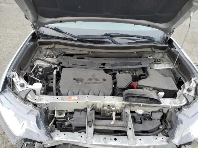 JA4AD2A31JZ052824 - 2018 MITSUBISHI OUTLANDER ES SILVER photo 11