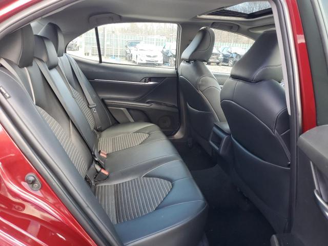 4T1B11HK8JU528005 - 2018 TOYOTA CAMRY L RED photo 10