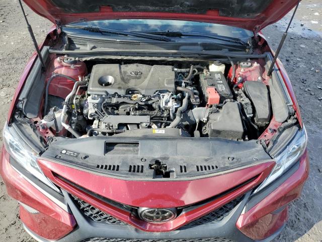 4T1B11HK8JU528005 - 2018 TOYOTA CAMRY L RED photo 11